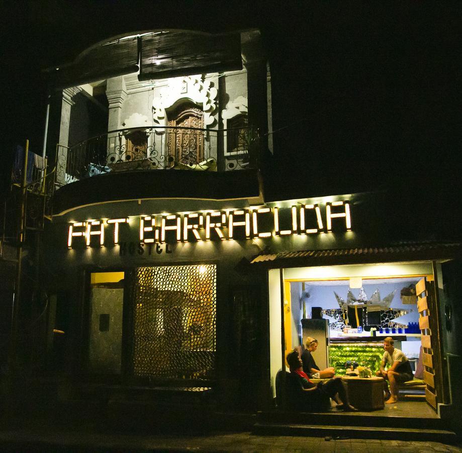 Fat Barracuda Hostel Padangbai  Dış mekan fotoğraf
